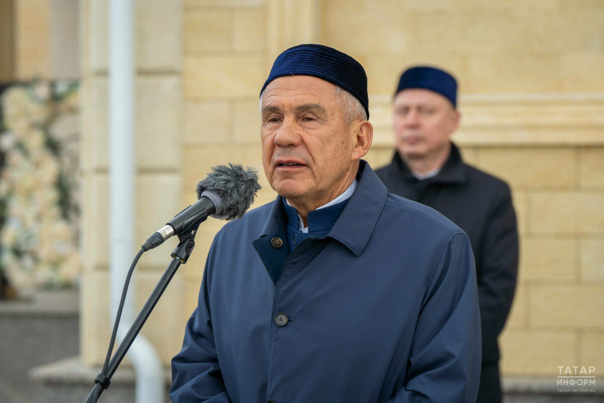 Раис Татарстана открыл в Казани новую мечеть «Камиль»