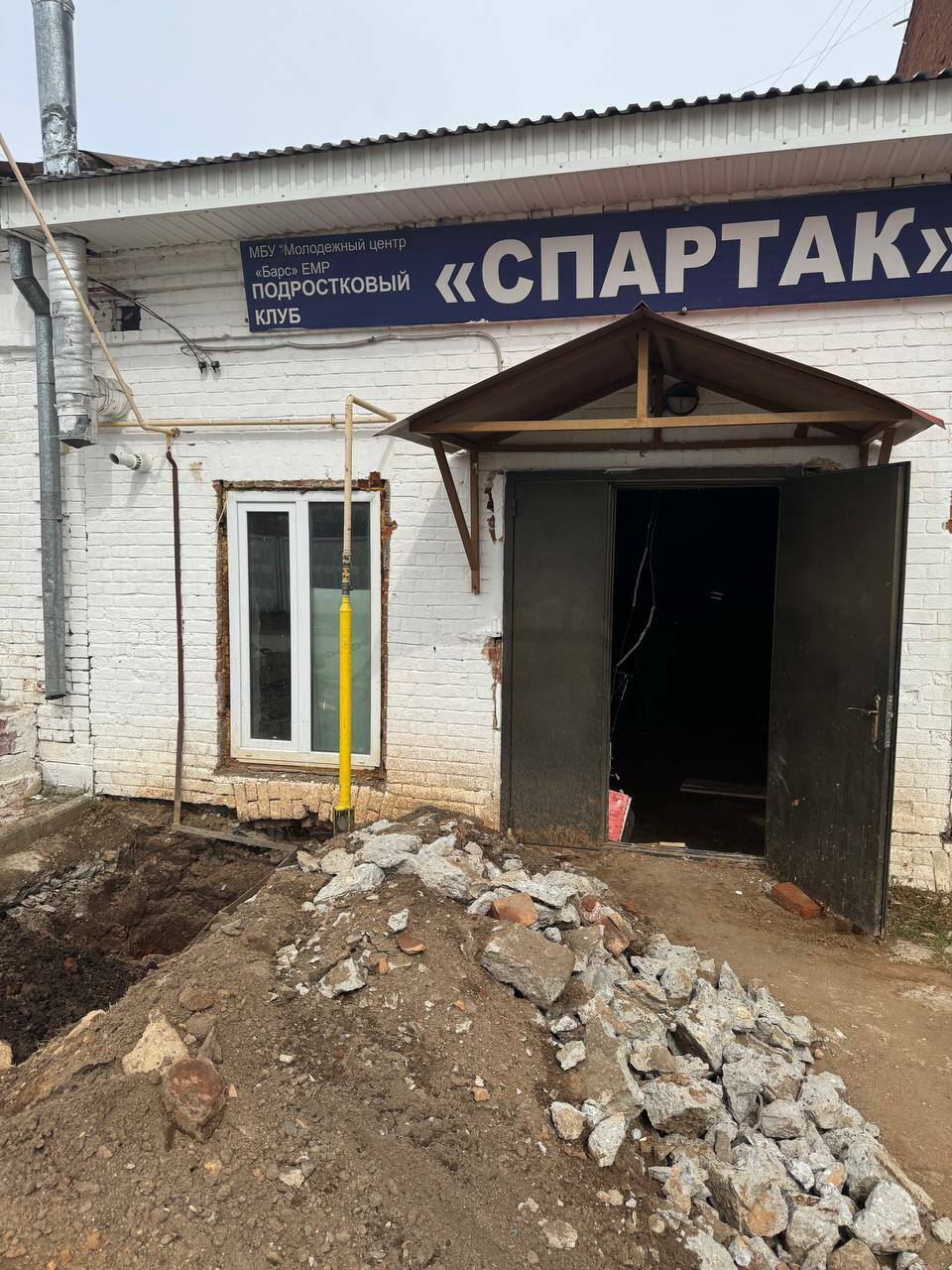 Более 11 млн рублей вложили в обновление клуба «Спартак» в Елабужском районе