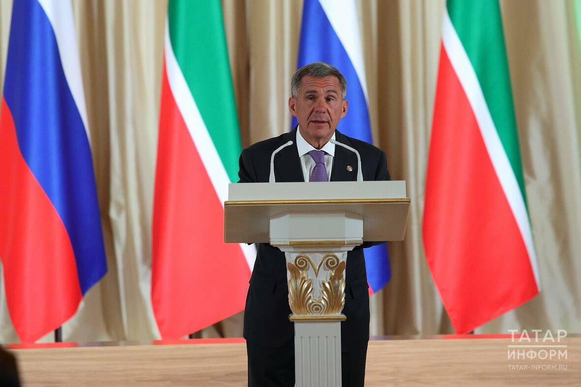 Рустам Минниханов потребовал усилить контроль за благоустроенными дворами