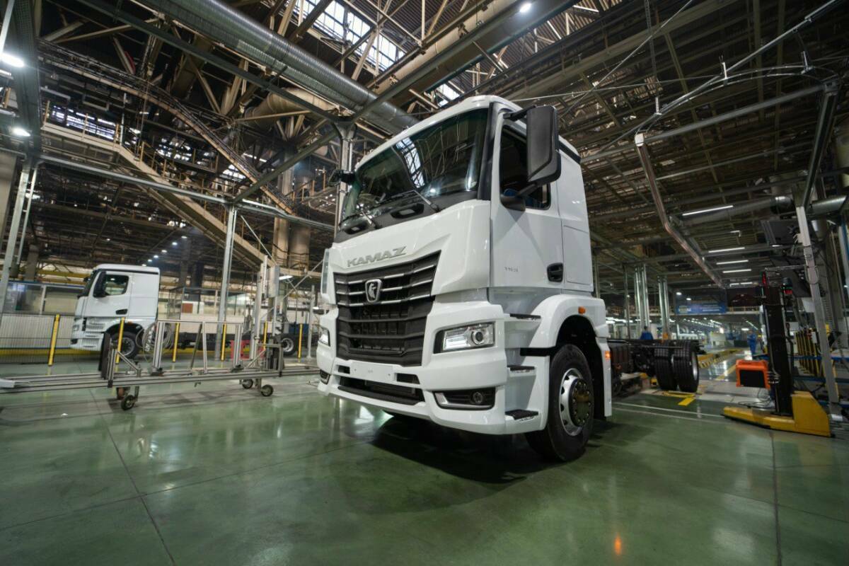 Первый антисанкционный среднетоннажник КАМАЗа сошел с конвейера