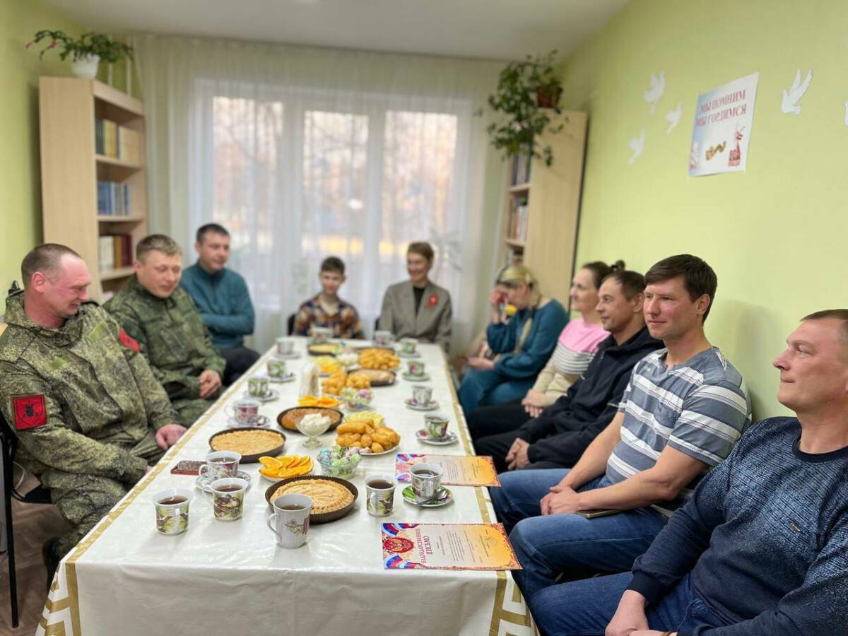 «Настрой боевой. Ждем победы»: в Челнах прошла встреча волонтеров с военными