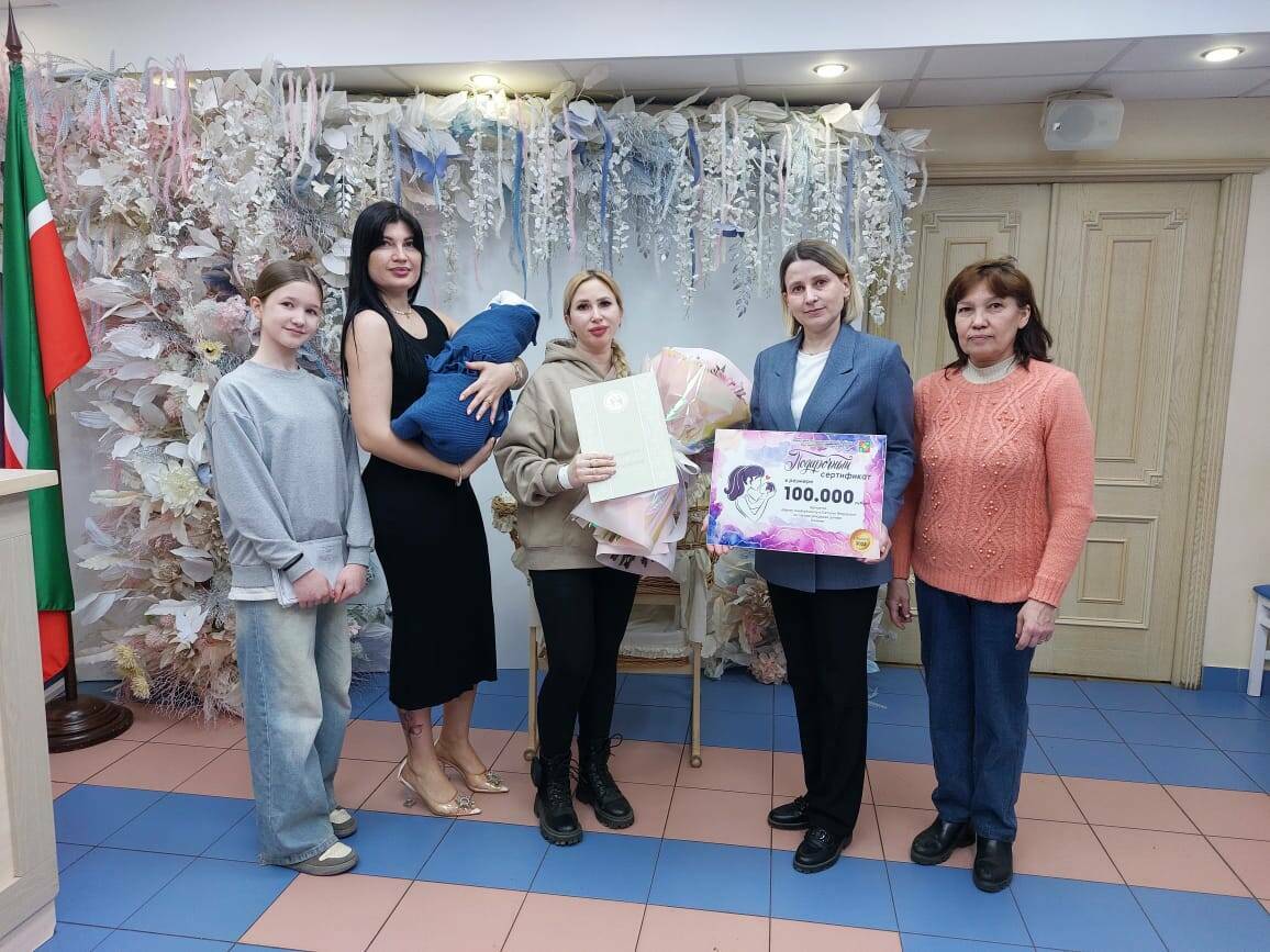 «Солдатская дочка»: в семье участника СВО из Заинска родилась девочка