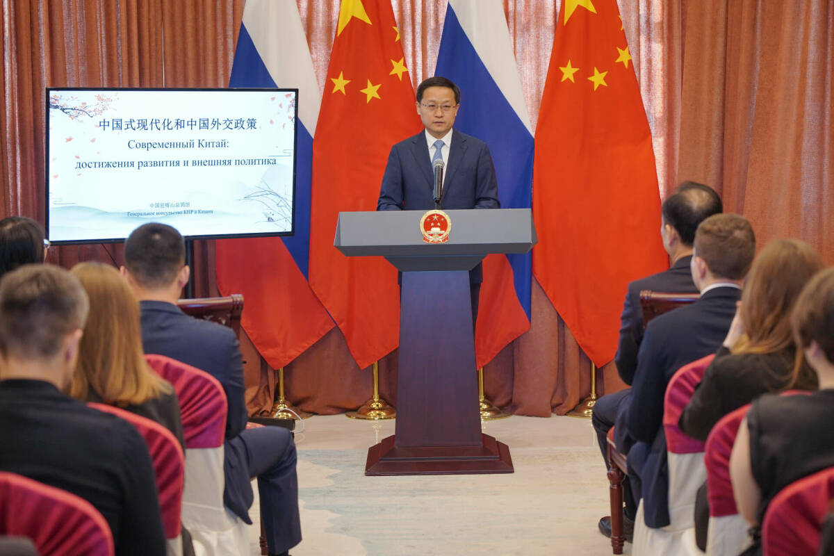 Сян Бо встретился со студентами из Казани и Нижнего Новгорода