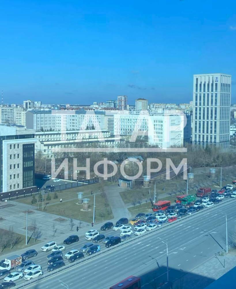 В Казани улица Декабристов в сторону Кремля встала в большую пробку