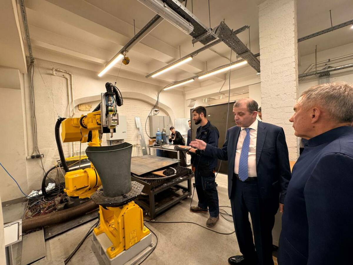 Минниханов посетил единственный в РФ вуз, где готовят все кадры в сфере кораблестроения