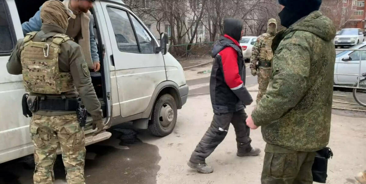 Сегодня на стройплощадках в Казани поймали 8 новых граждан РФ – уклонистов от армии