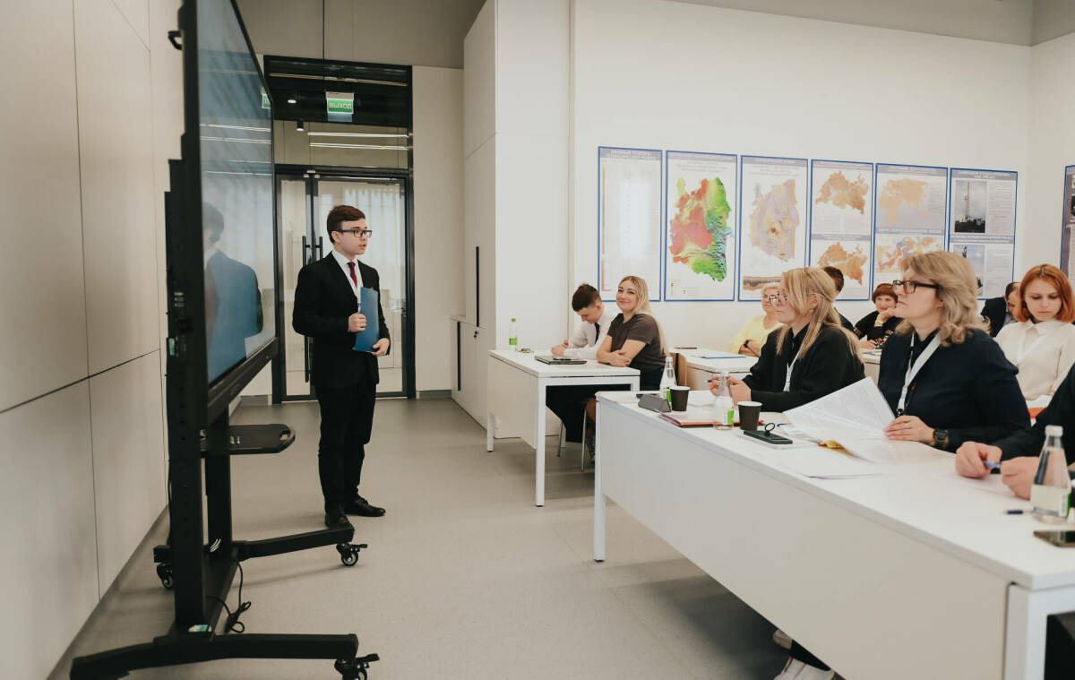 Костюм Сююмбике и бот для подготовки к ОГЭ: конференция школьников прошла в Альметьевске