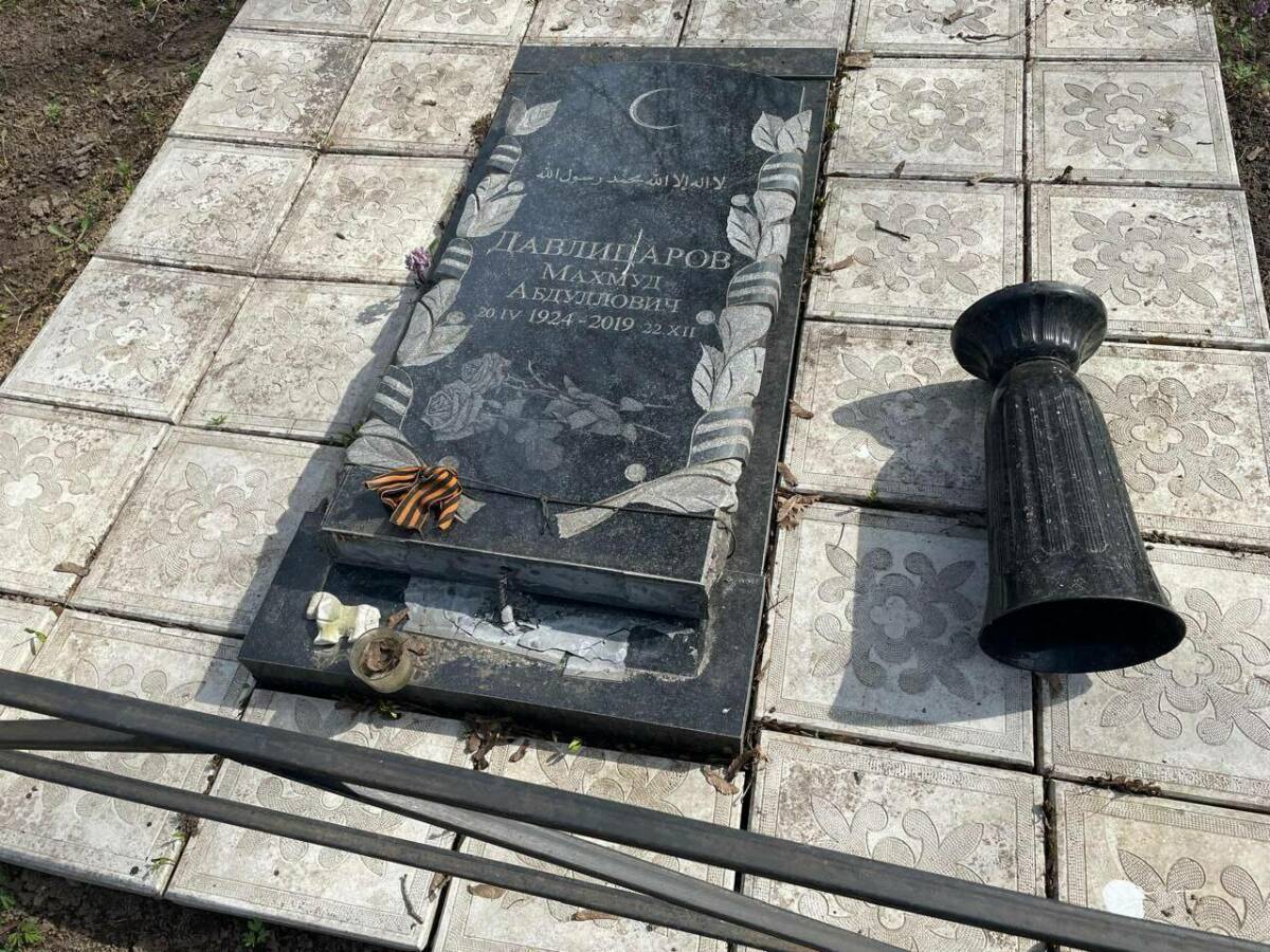 Вандалы надругались над могилами на мусульманском кладбище Касимова