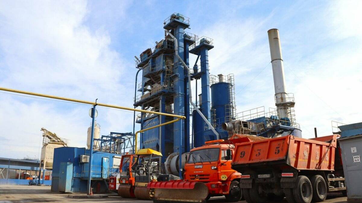 Материалы для ремонта дорог по нацпроекту производят более 900 асфальтобетонных заводов