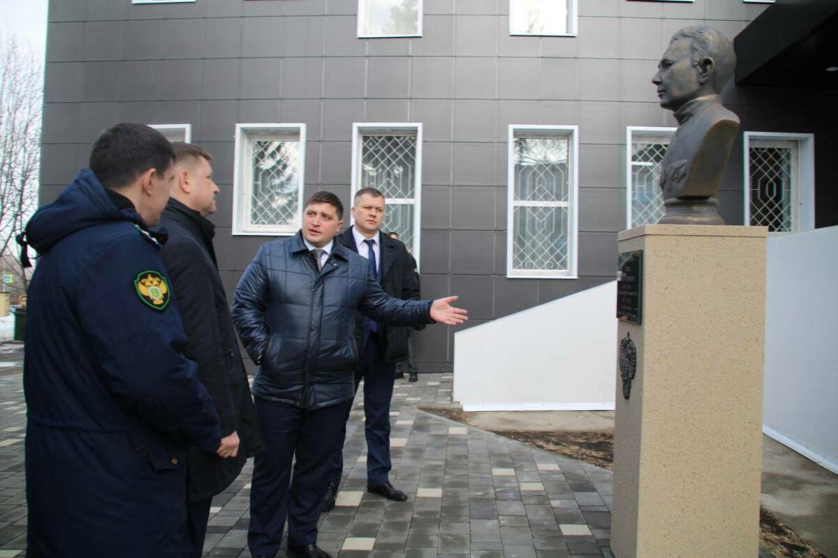 В Менделеевске разработали меры поддержки для сотрудников полиции