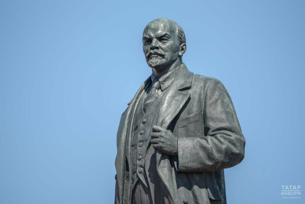 «Оказался прекрасным практиком»: Вассерман раскрыл вклад Ленина в историю России