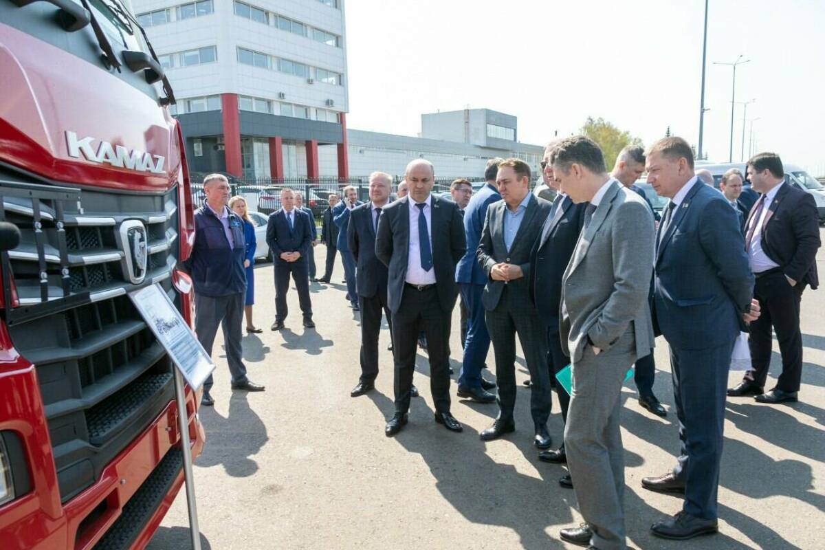 «КАМАЗ» продемонстрировал новейшие технологии представителям Белоруссии