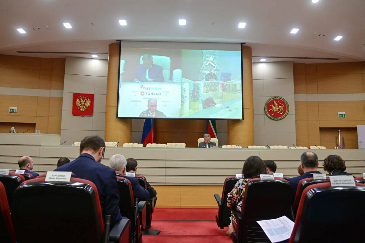 В Доме Правительства РТ обсудили перспективные проекты в нефтегазохимии