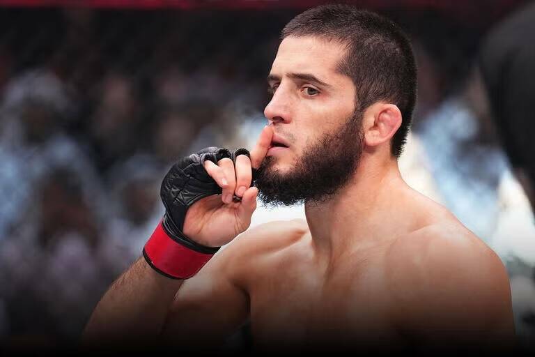 Махачева могут лишить чемпионского пояса UFC