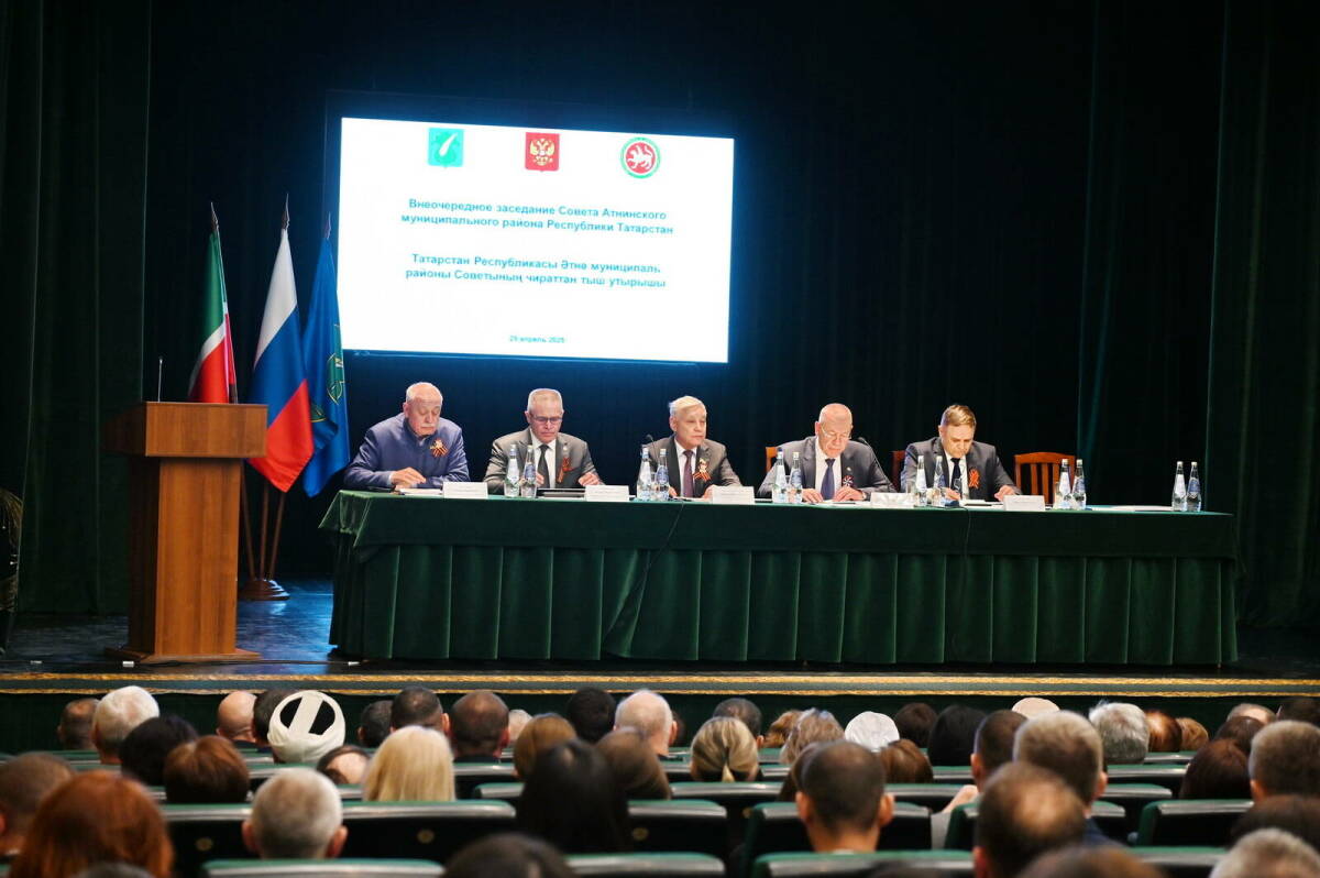 «Его не хочется отпускать»: в Атне оставил пост последний районный глава-«долгожитель»