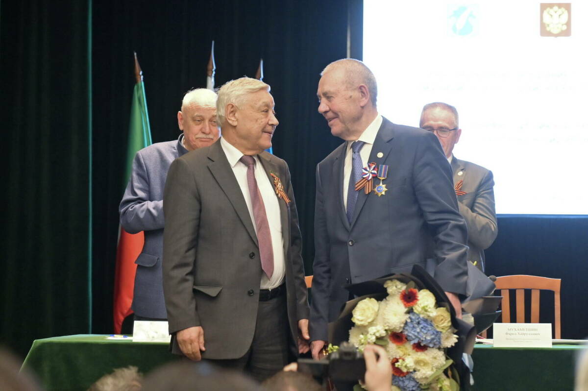 «Его не хочется отпускать»: в Атне оставил пост последний районный глава-«долгожитель»