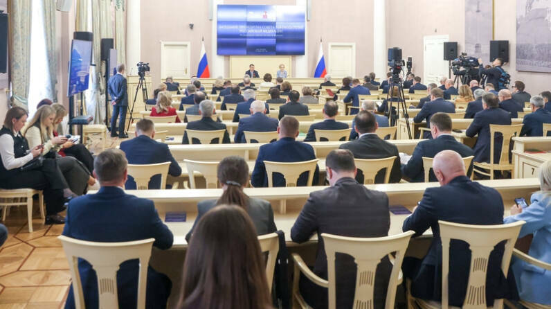 Подготовку к летнему отдыху детей обсудили на заседании Совета законодателей в Петербурге