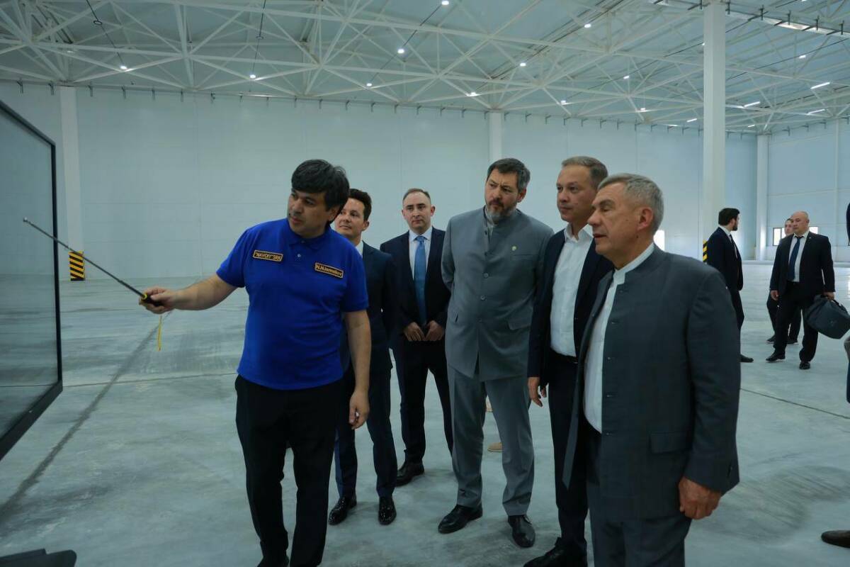 Минниханов осмотрел индустриальный парк в Навои, в возведении которого участвует РТ