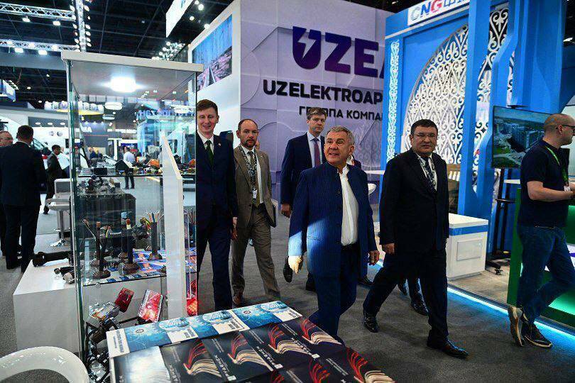 Татарстан на ИННОПРОМ: Минниханов принял участие в пленарной сессии форума