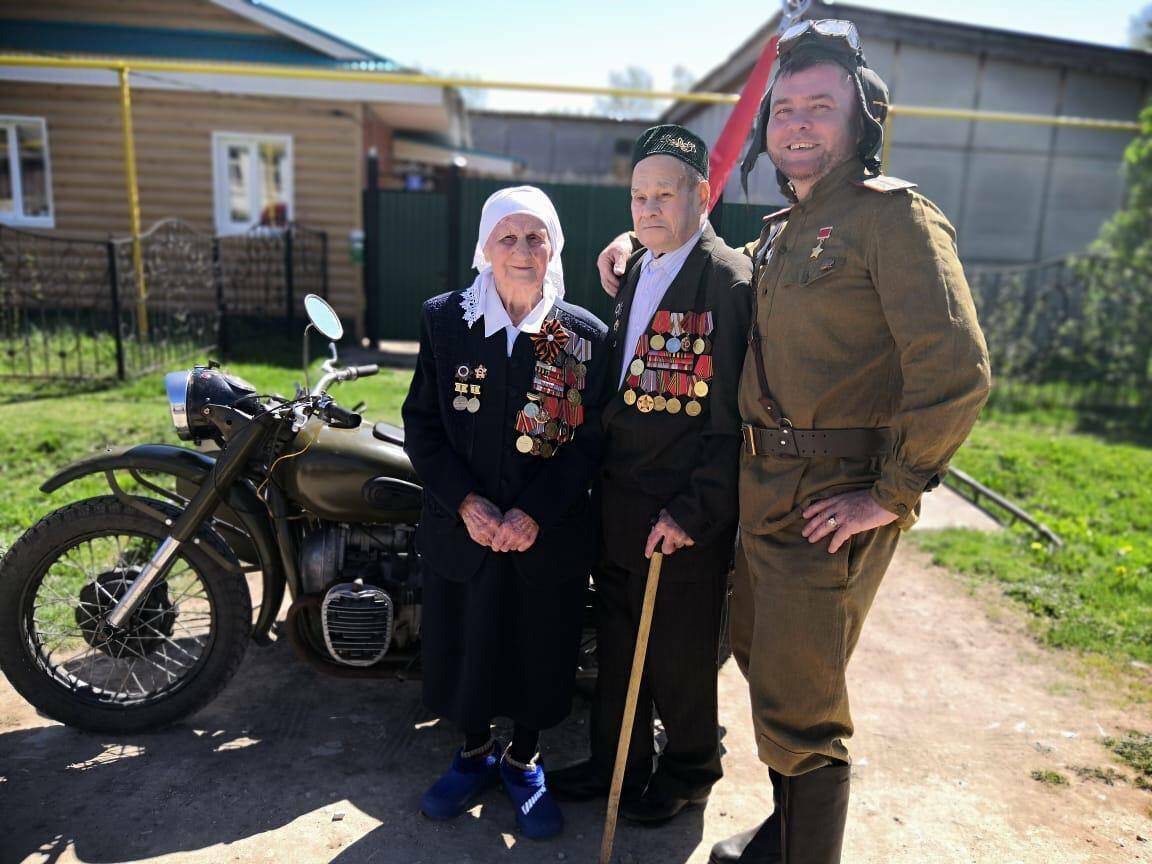 Житель Большого Кукмора хранит раритетный мотоцикл в честь своего отца и героев прошлого