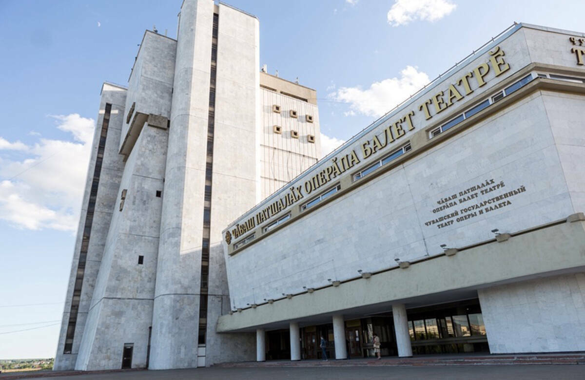 Руководство «Волга Оперы»: «Пора задуматься над постановкой космобалета»