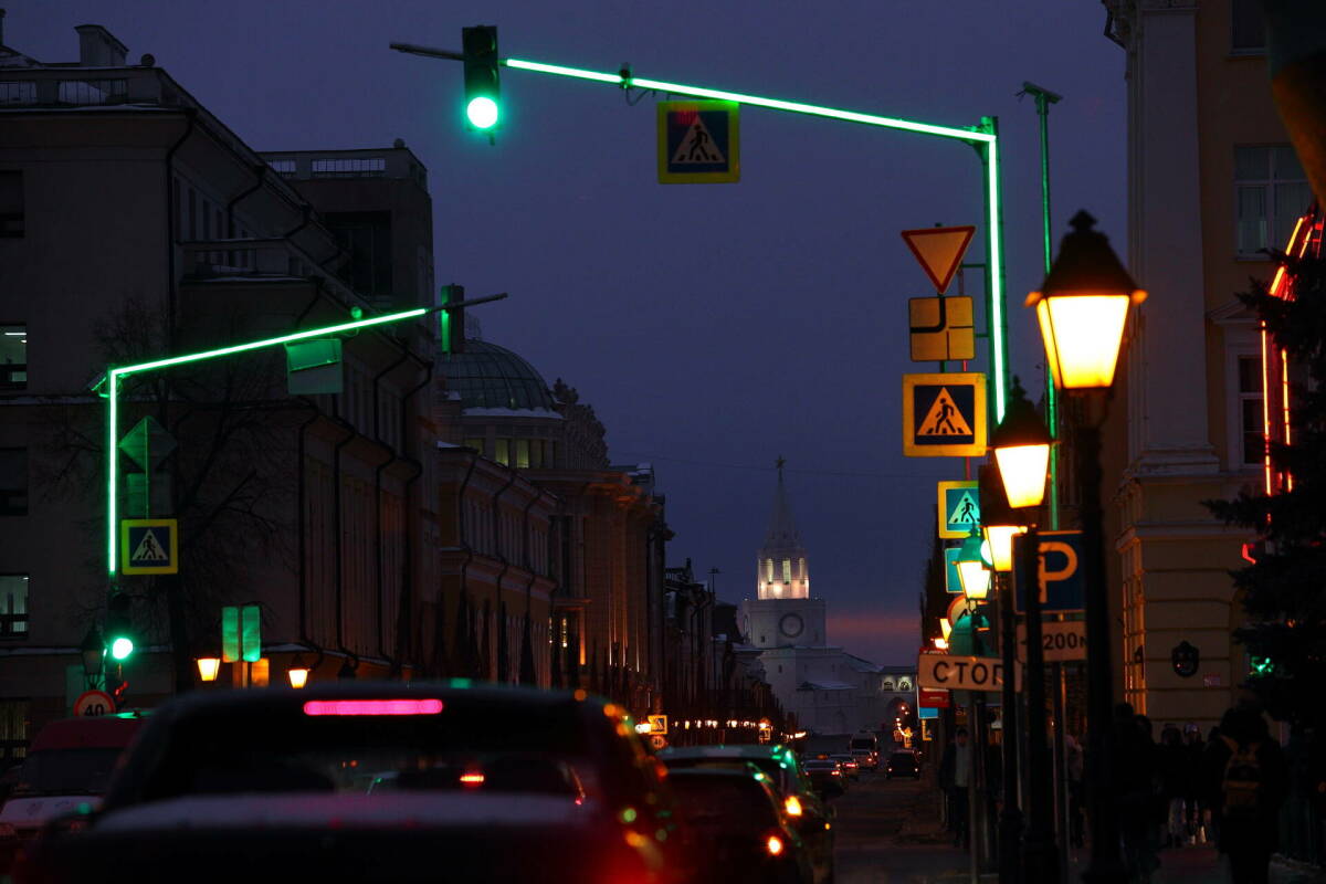 Автоэксперт Попов объяснил, стоит ли проезжать на мигающий зеленый сигнал светофора