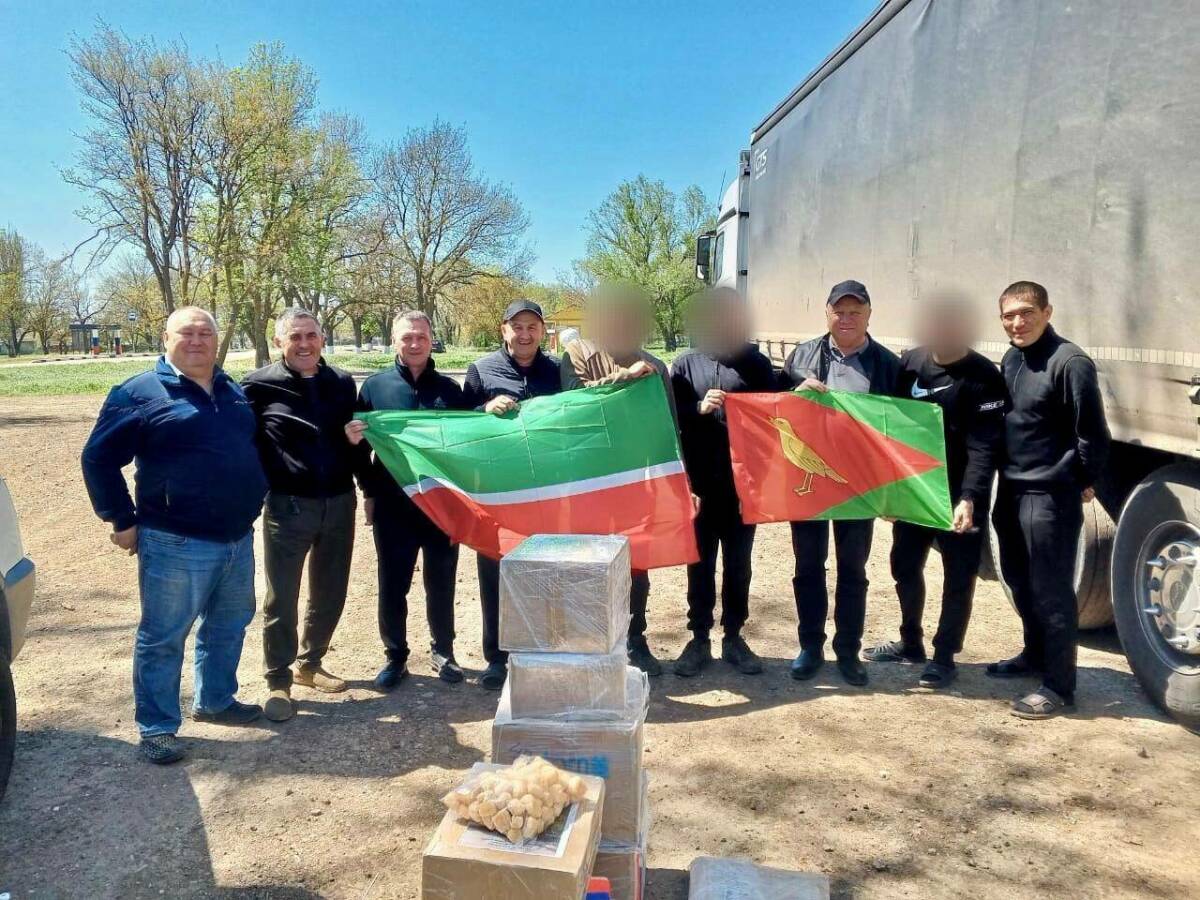 «С заботой от родной земли»: глава Сармановского района передал бойцам помощь