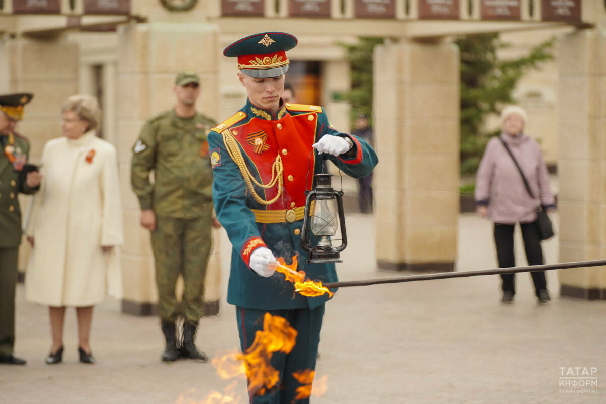 Из поколения в поколение: в Казани прошла акция «Огни Победы»