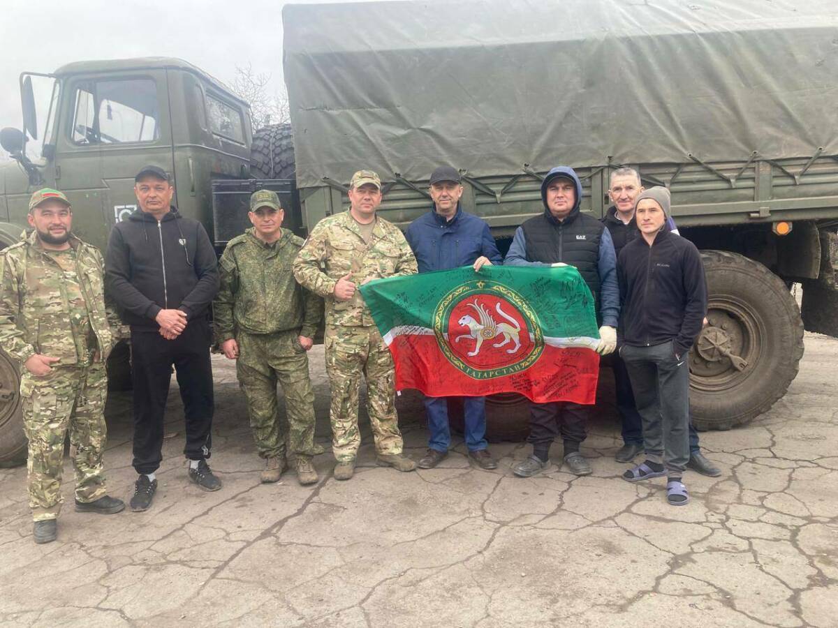 Из Новошешминского района РТ на СВО отправили авто для эвакуации, генераторы и рации