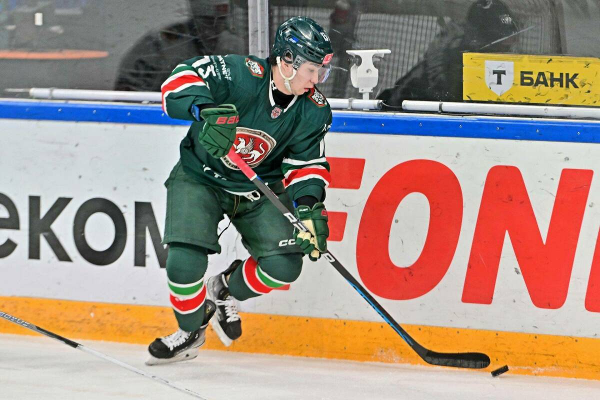 Бровкин и Замалтдинов сыграют вместо Коршкова и Кошелева в матче с «Автомобилистом»