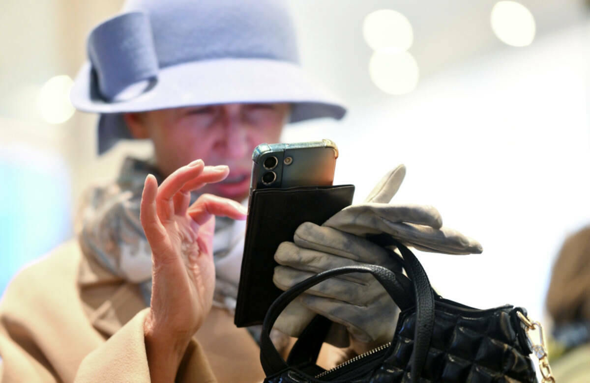 Дипфейки, дропперы и вирусы: какие схемы используют ИТ-преступники и как с ними бороться