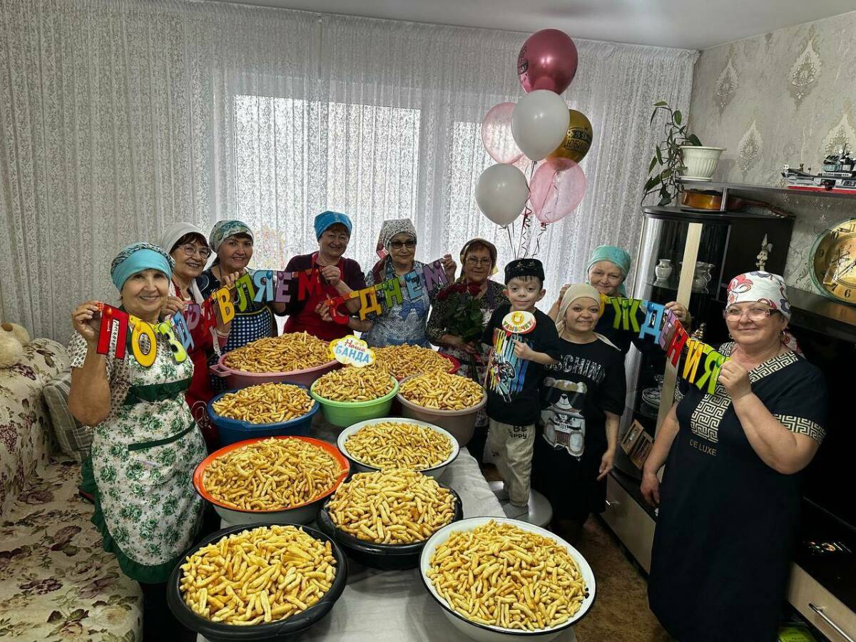 Сладкая помощь с большой душой: челнинцы приготовили для бойцов 80 кг чак-чака