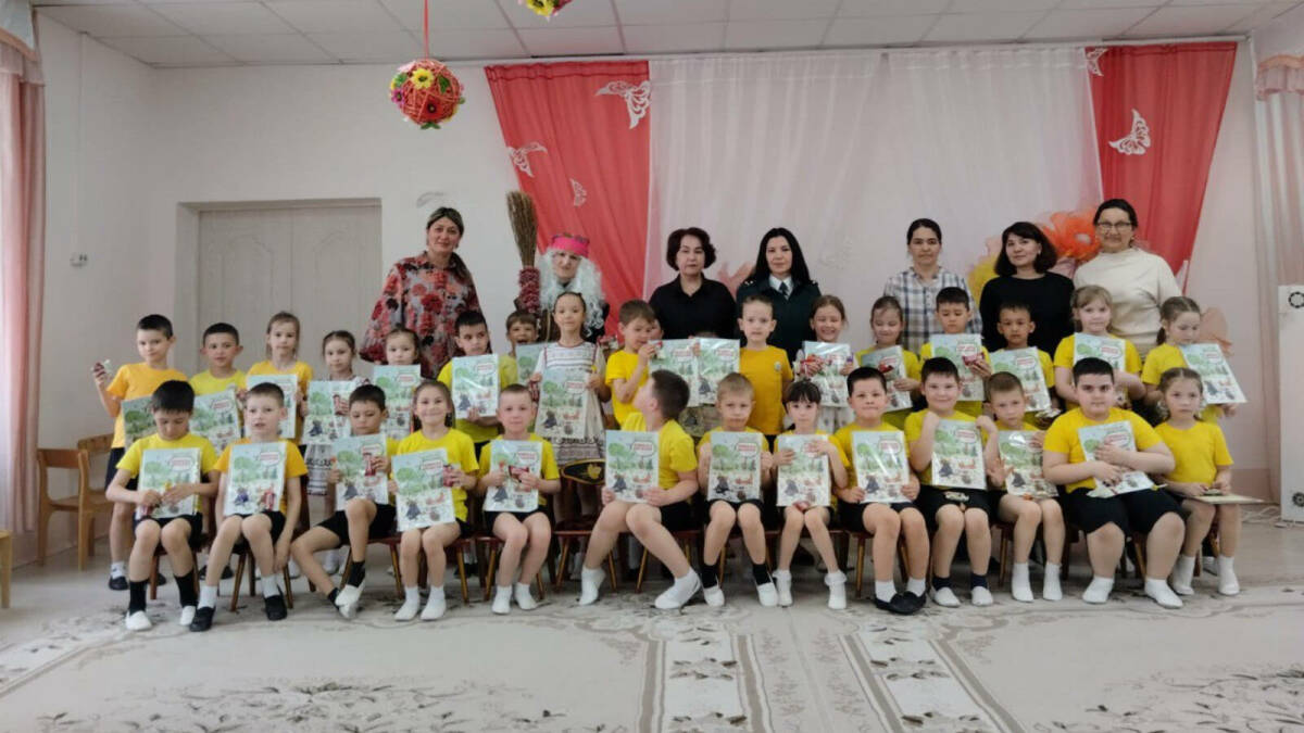 В Азнакаево на экоуроках детей в игровой форме научили беречь природу