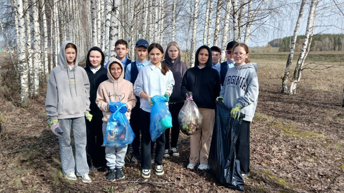 Школьники из Балтасинского района очистили лес в рамках акции «Чистые леса Татарстана»