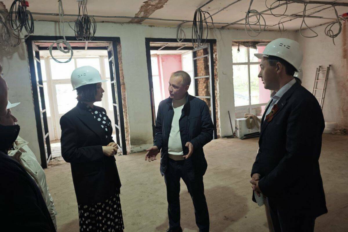 В трех районах Татарстана оценили ход строительства и ремонта соцобъектов