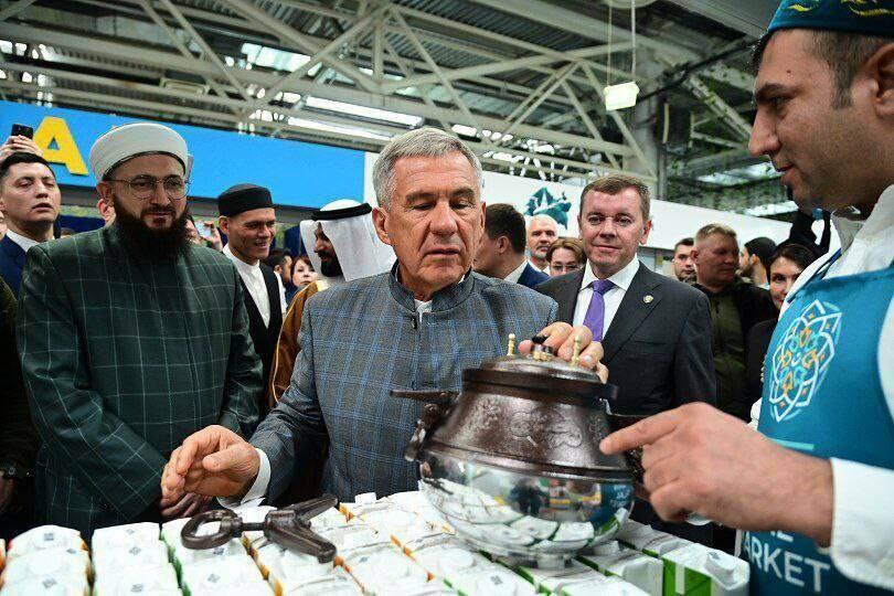 Рустам Минниханов: Татарстан придает огромное значение продвижению индустрии халяль