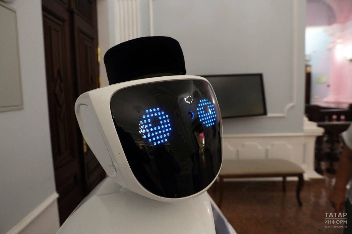 Профессор МГУ Колганов объяснил, почему в ближайшие годы роботы не заменят мигрантов