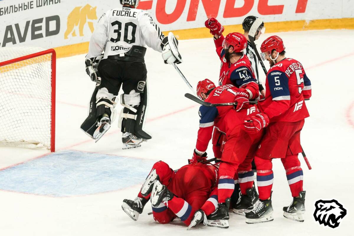 «Смертельная битва» вратарей и Шалунов-рецидивист. Как «Локомотив» сломил «Трактор»