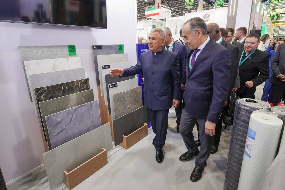 Минниханов и Хуснуллин осмотрели выставку Russia Halal Expo