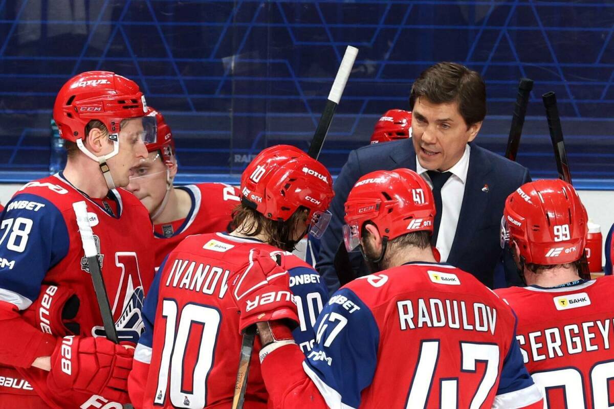 «Шли бить друг друга». Игорь Никитин прокомментировал эпизод с травмой Робинсона