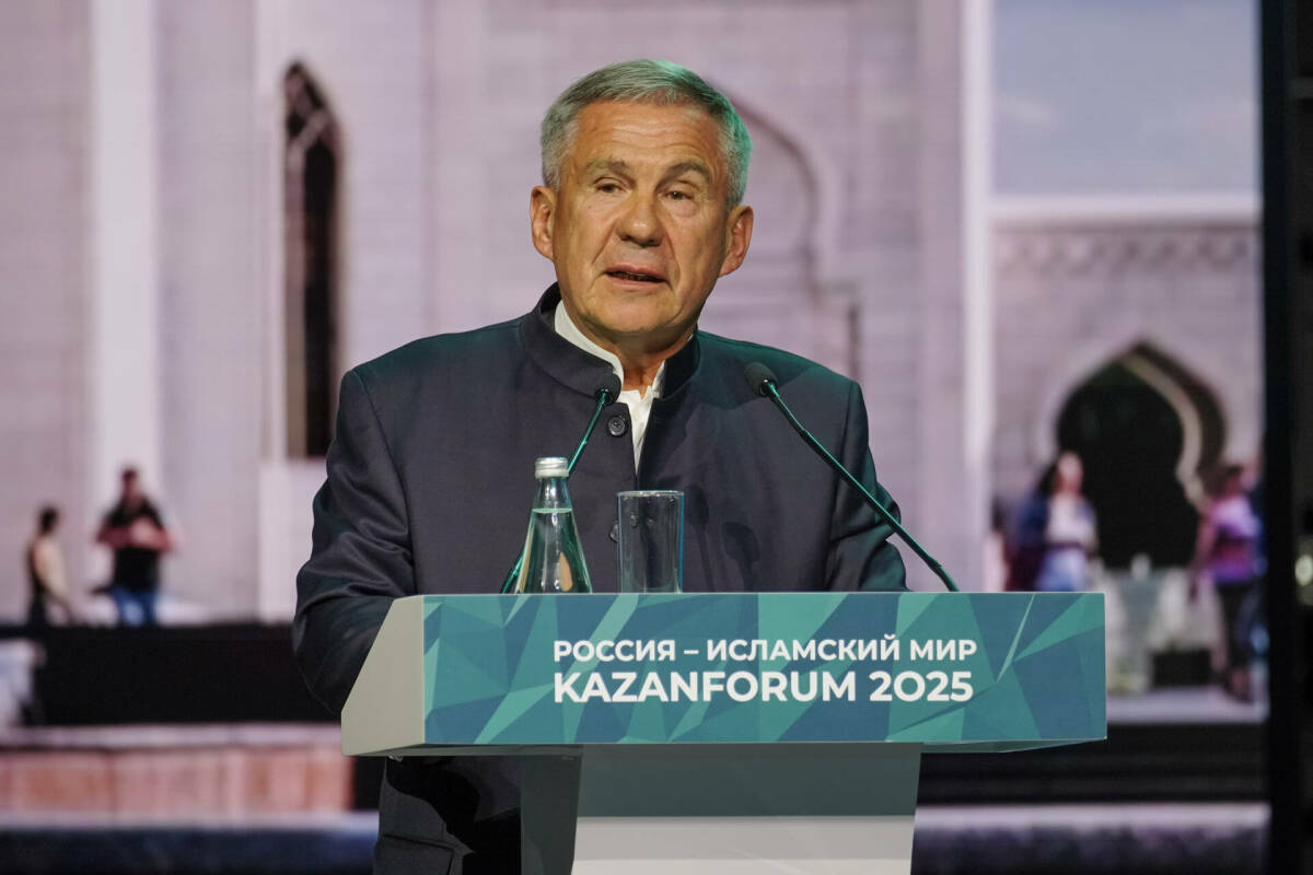 Минниханов: Татарстан гордится, что вносит вклад в глобальную трансформацию финансов