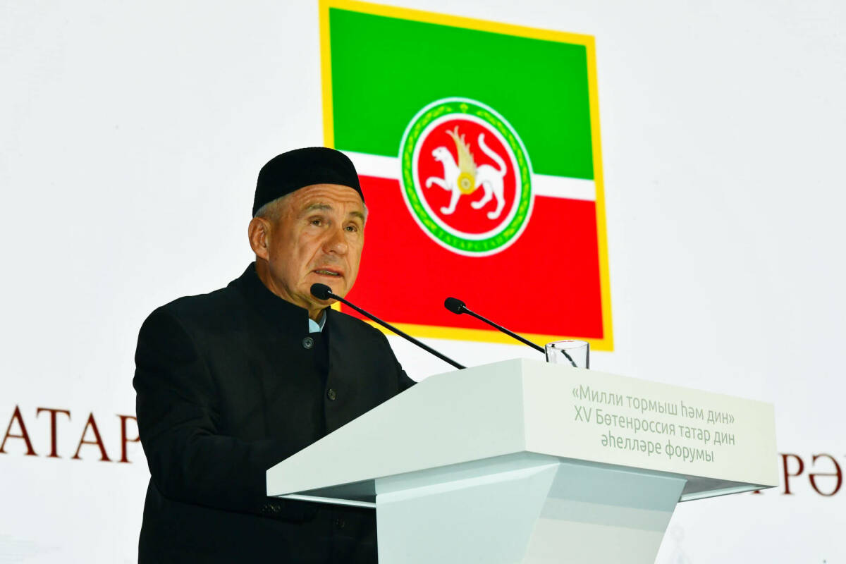 Рустам Минниханов заявил, что язык и традиции сохранятся лишь благодаря религии