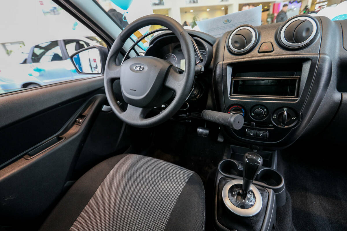 Автоэксперт Лигачев назвал топ машин, которые можно купить за 500 тыс. рублей