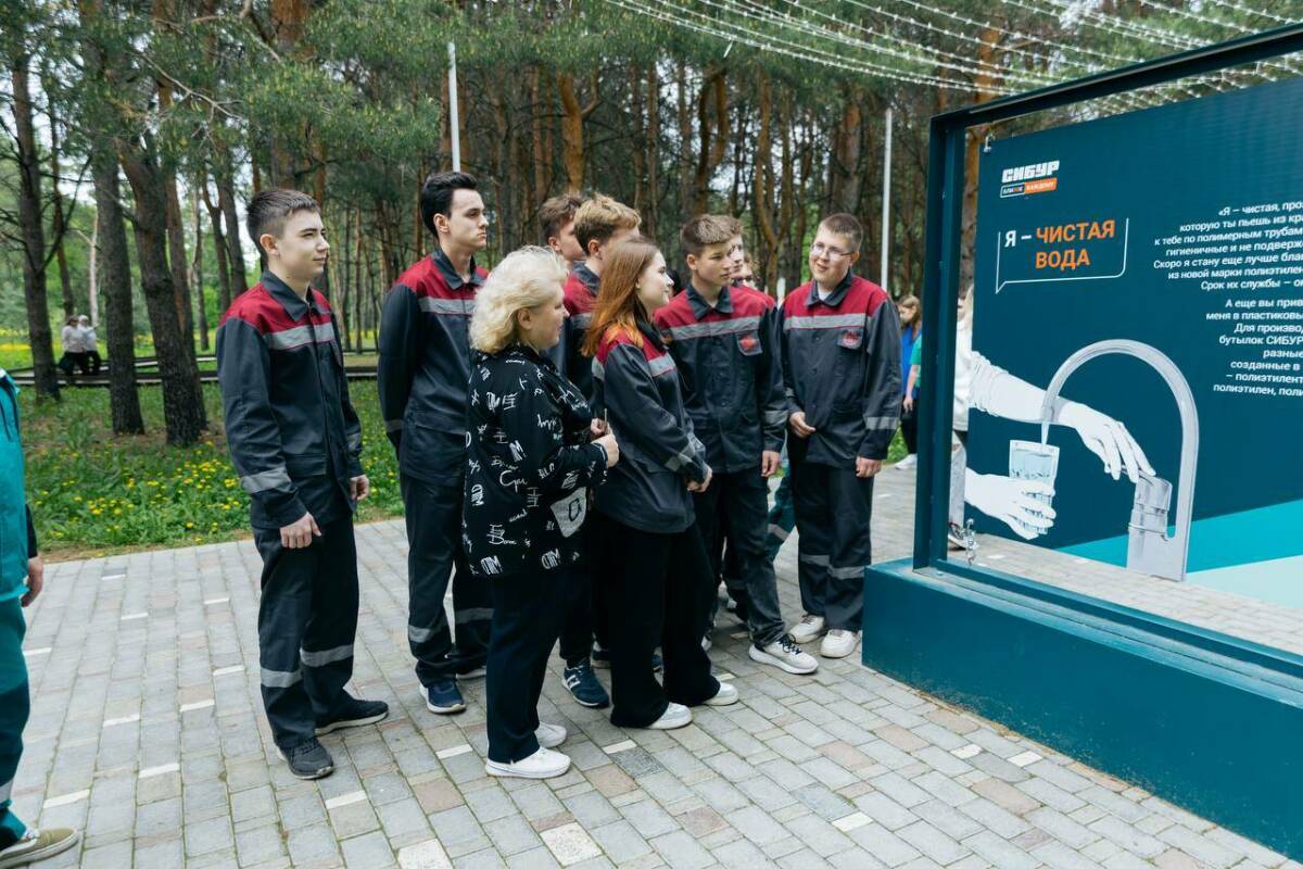 В Нижнекамске презентовали выставку о роли полимеров