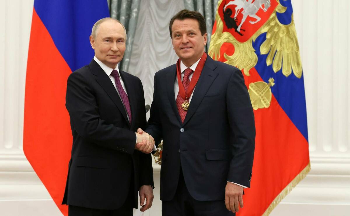 Владимир Путин вручил Ильсуру Метшину орден «За заслуги перед Отечеством» II степени