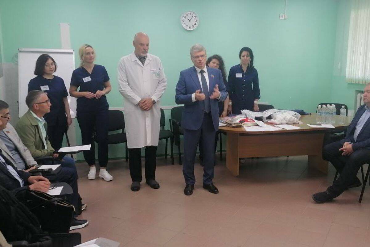 Депутатов Госсовета РТ обучили оказанию первой помощи