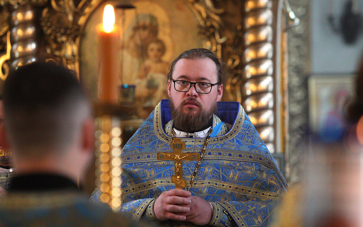 «Верить в судьбу – грех, талисман – предательство»: батюшка ответил на вопросы читателей