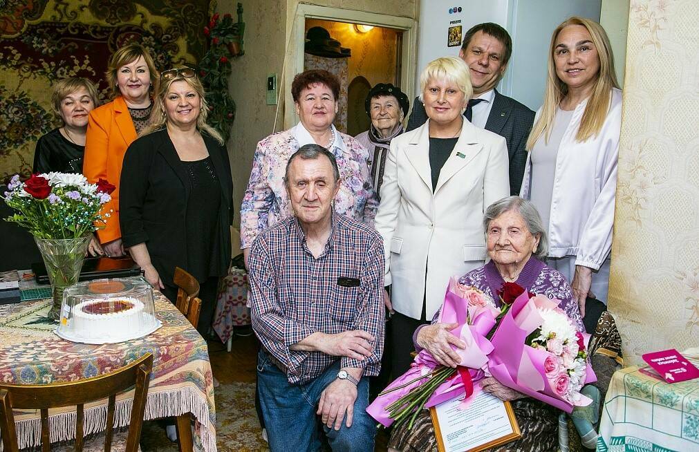 «Живите честно, трудитесь»: 101-летняя нижнекамка раскрыла секрет долголетия