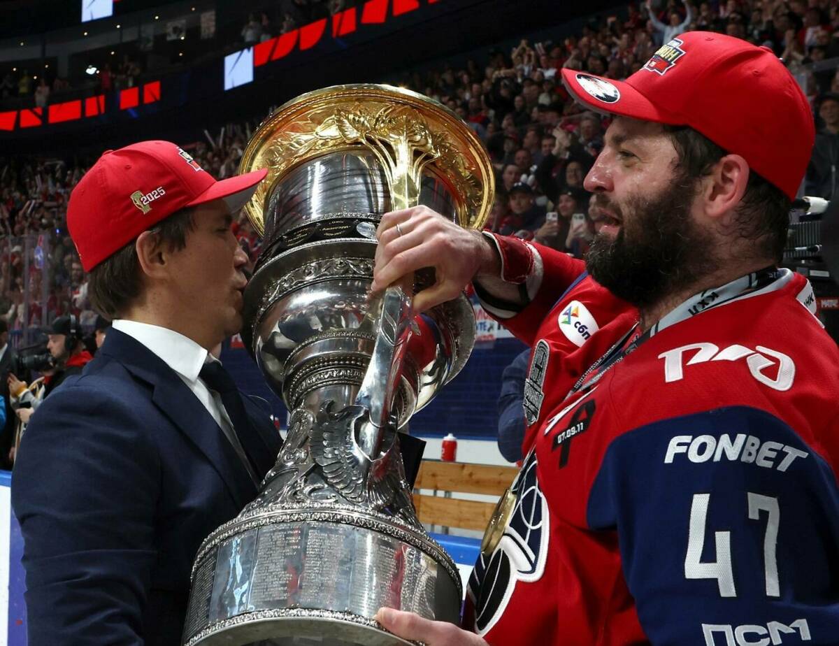 Игорь Никитин ведет переговоры с ЦСКА и хочет забрать с собой Радулова