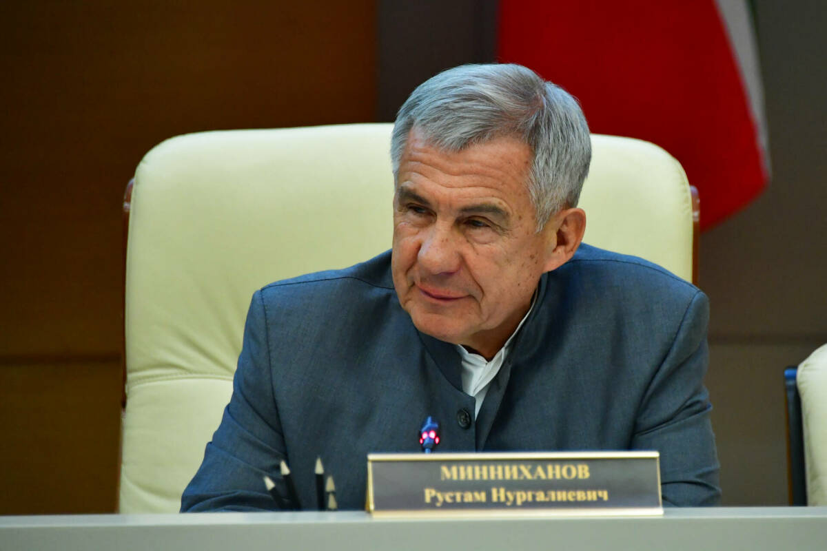 Минниханов предложил создать проект для популяризации химии в школах Татарстана